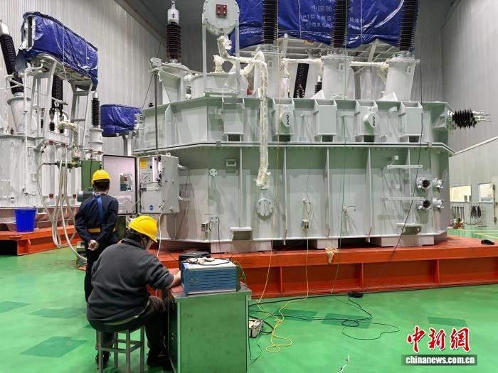 La IA enciende la demanda mundial de electricidad: los transformadores chinos se convierten en una 